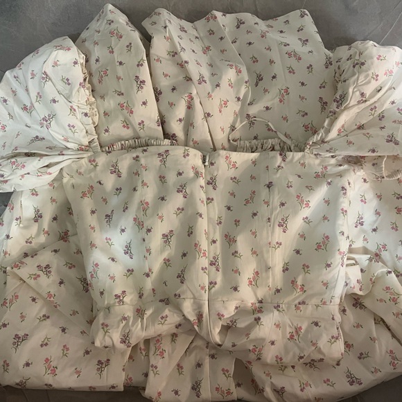 HOUSE OF CB 'Tallulah' White Floral Puff Sleeve Midi Dress - Picture 5 of 7